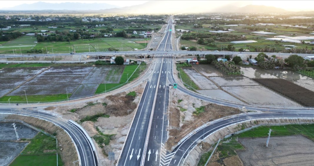 Cao Tốc Cam Lâm - Vĩnh Hảo Sắp “Về Đích”: Đi Từ TP.HCM Đến Nha Trang Chỉ Còn Hơn 4 Giờ!