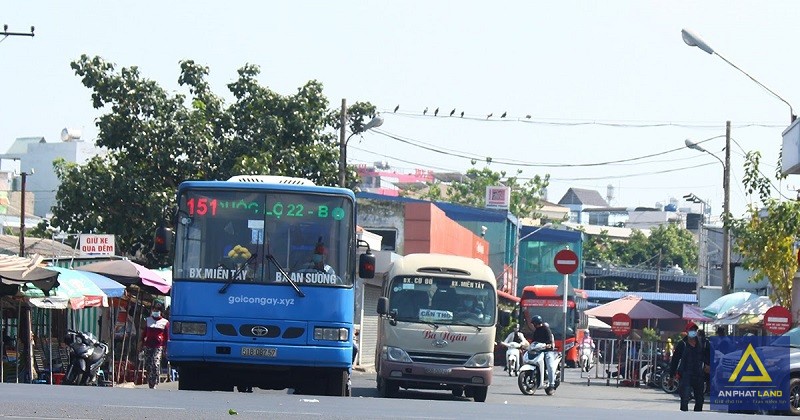 Có nhiều tuyến xe buýt đi Bến xe An Sương để phục vụ nhu cầu người dân