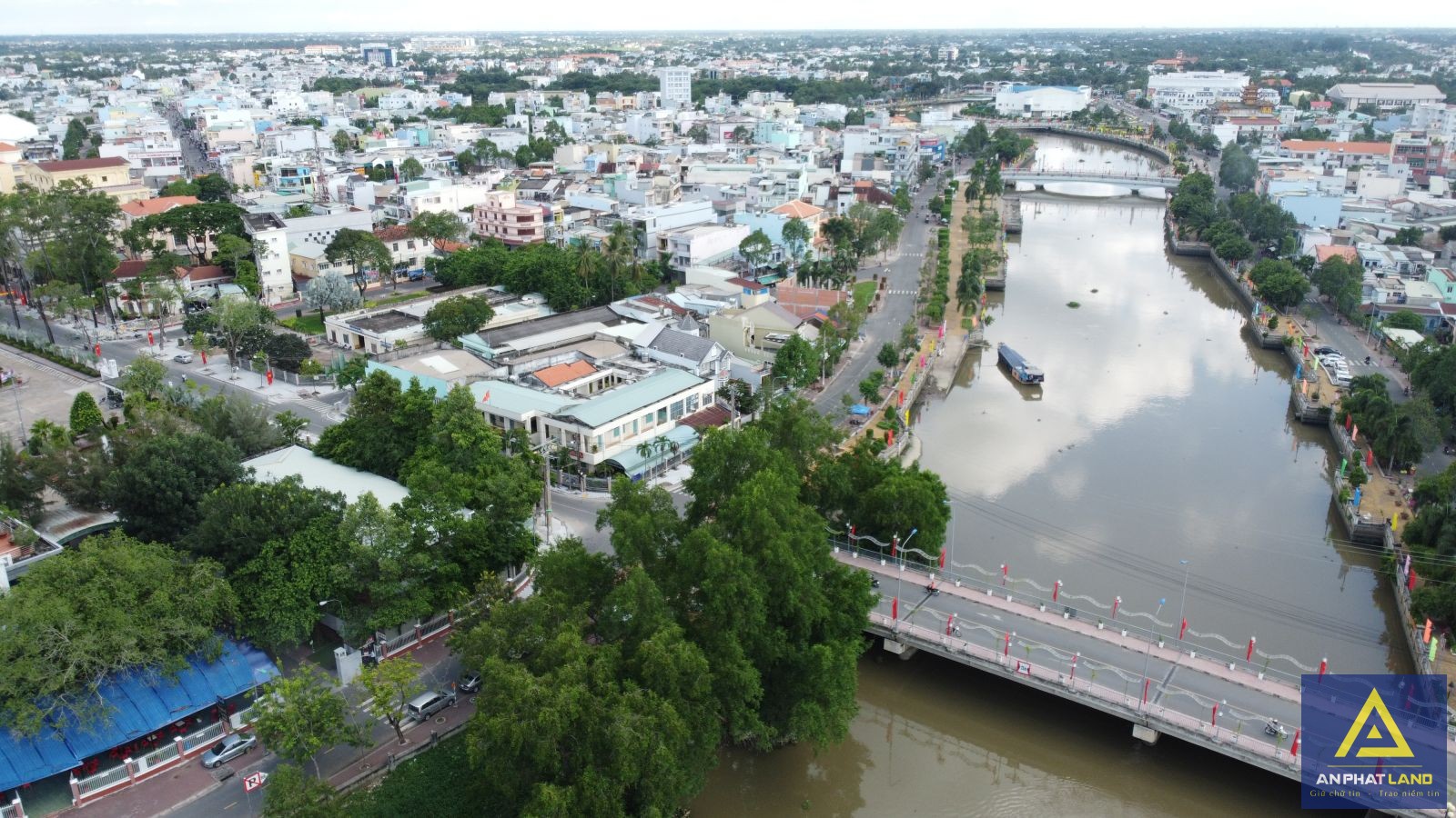 Một góc thành phố Tân An nhìn từ trên cao